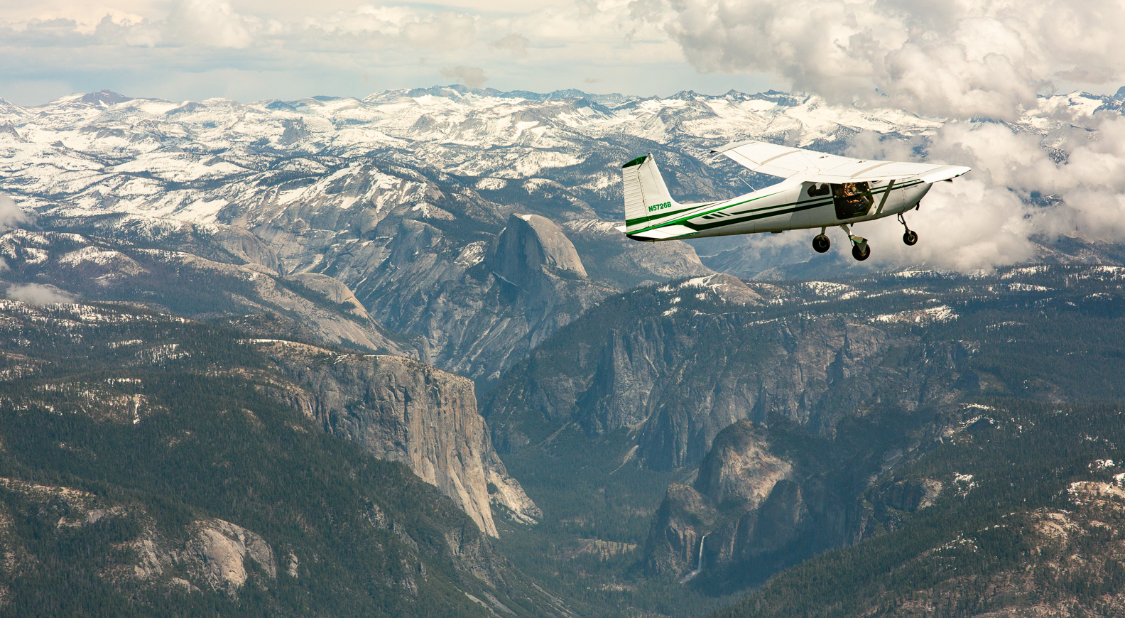 skydive plane over yosemite
